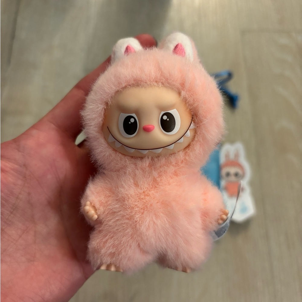 Labubu Pin for Love - U